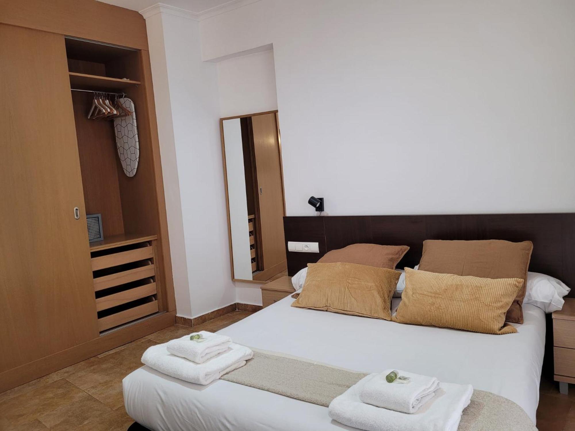 Living Valencia Apartments - Merced Kültér fotó